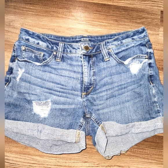 ANA Distressed Denim Shorts Size 6 - Picture 1 of 5
